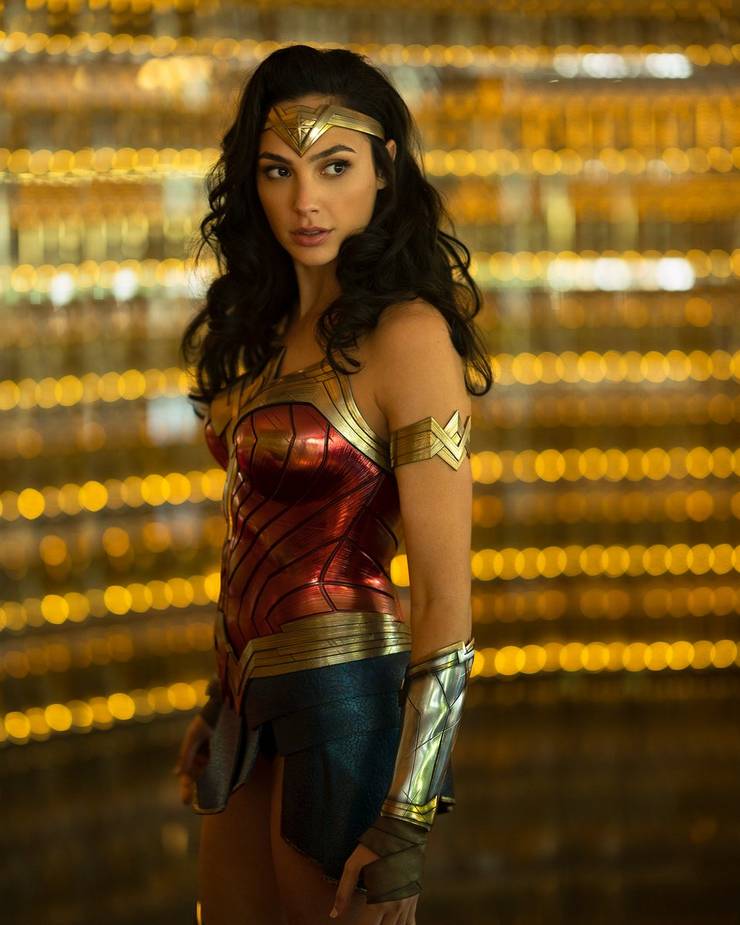 Wonder Woman 2 Photo: Gal Gadot is Back in Costume! | Screen Rant