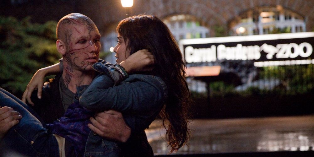 Alex Pettyfer and Vanessa Hudgens in Beastly
