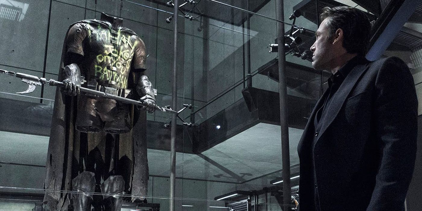 Ben Affleck como Bruce Wayne con disfraz de Robin en el caso de Batman v. Superman Dawn of Justice