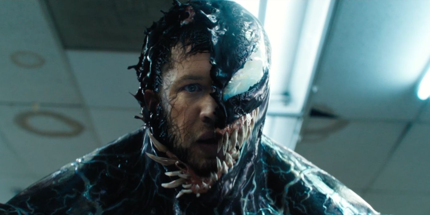 Venom bonds with Eddie in the convenience store in the 2018 movie