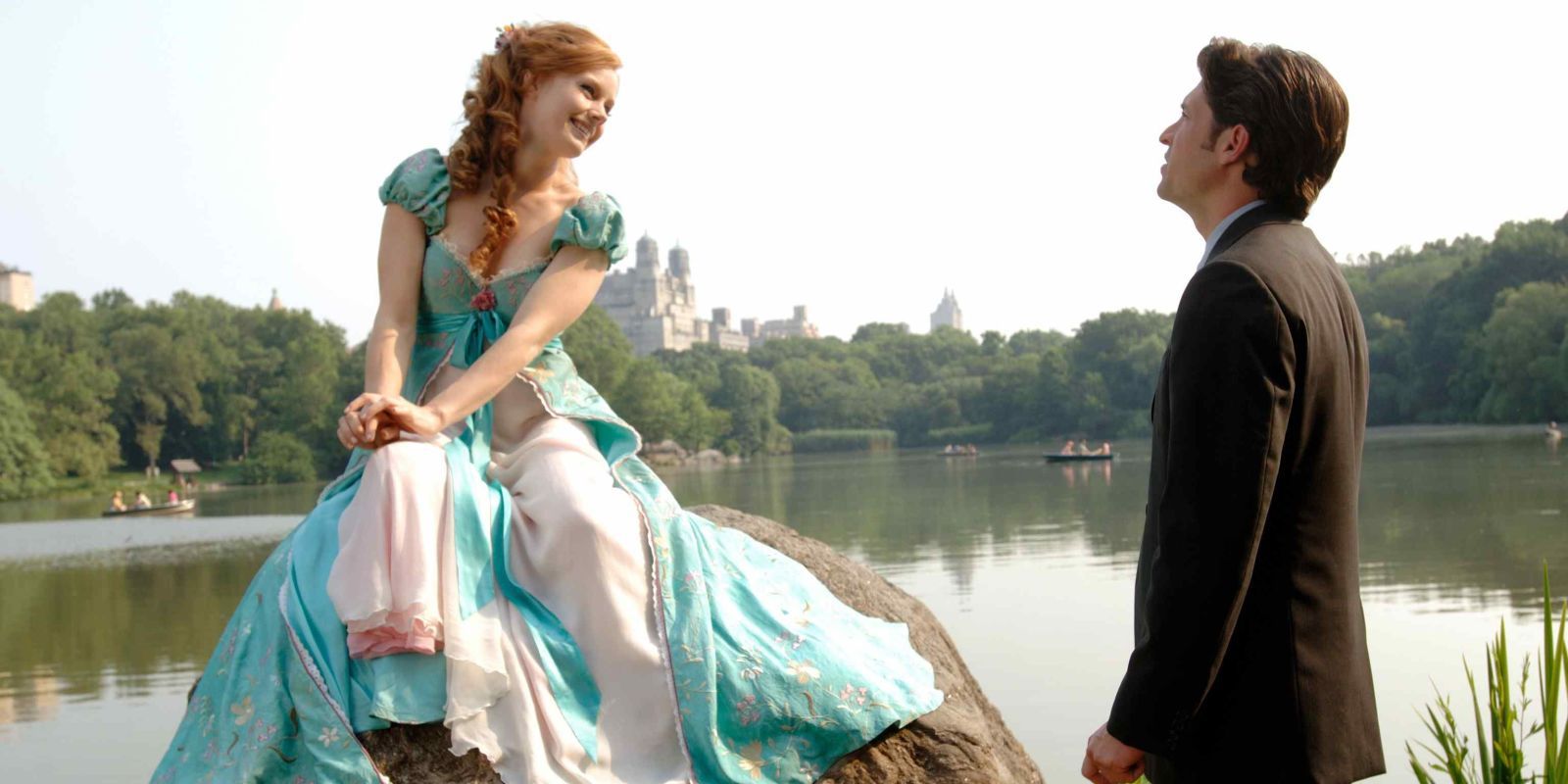 Amy Adams and Patrick Dempsey along lake in Enchanted