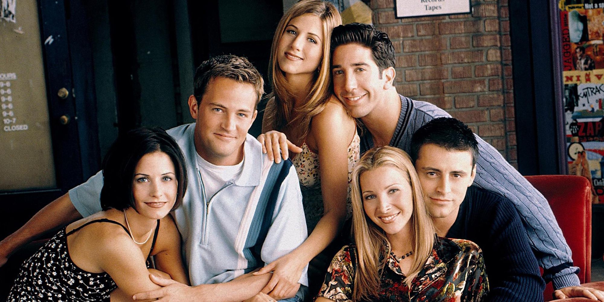 Friends: 20 Behind-The-Scenes Photos That Completely Change The Last Season