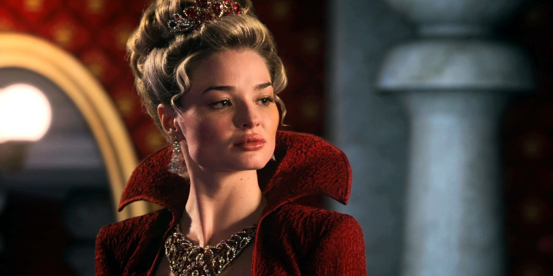 The Red Queen casts a spell in Once Upon A Time In Woderland