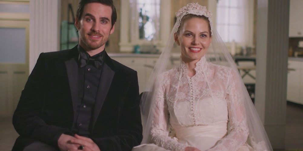 Emma Swan and Captain Hook wedding dress in Once Upon A Time