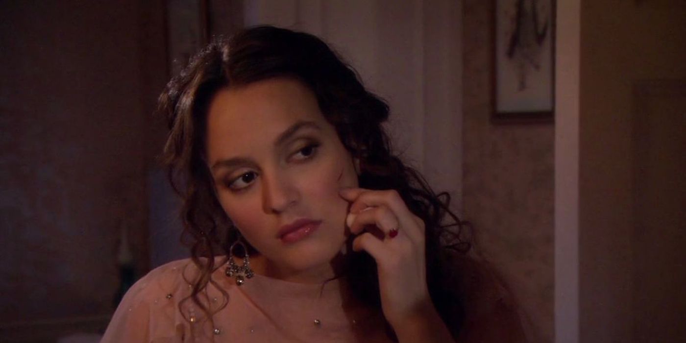 Blair examines a cut on her face in Gossip Girl
