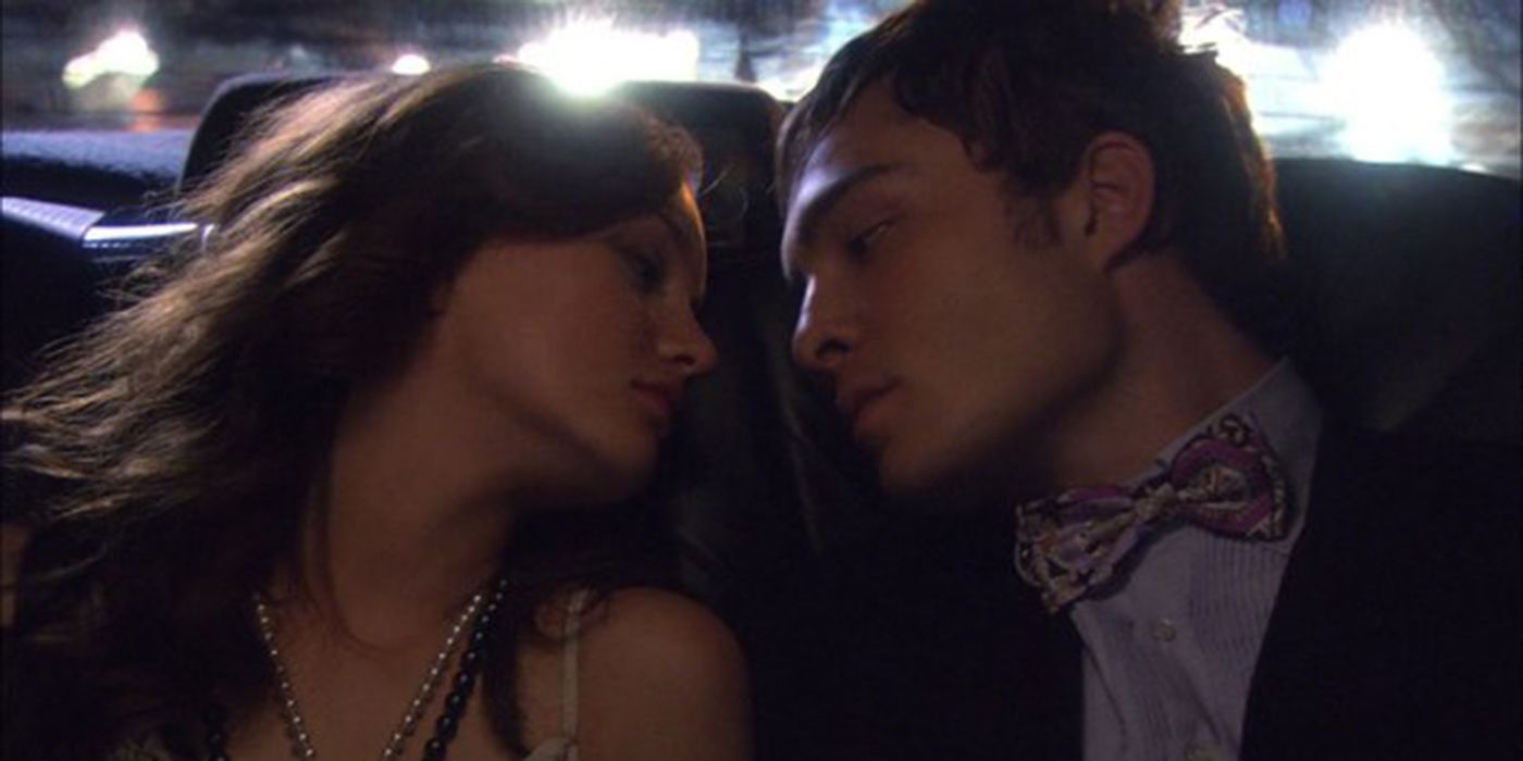 Chuck and Blair kiss in a limo on Gossip Girl.