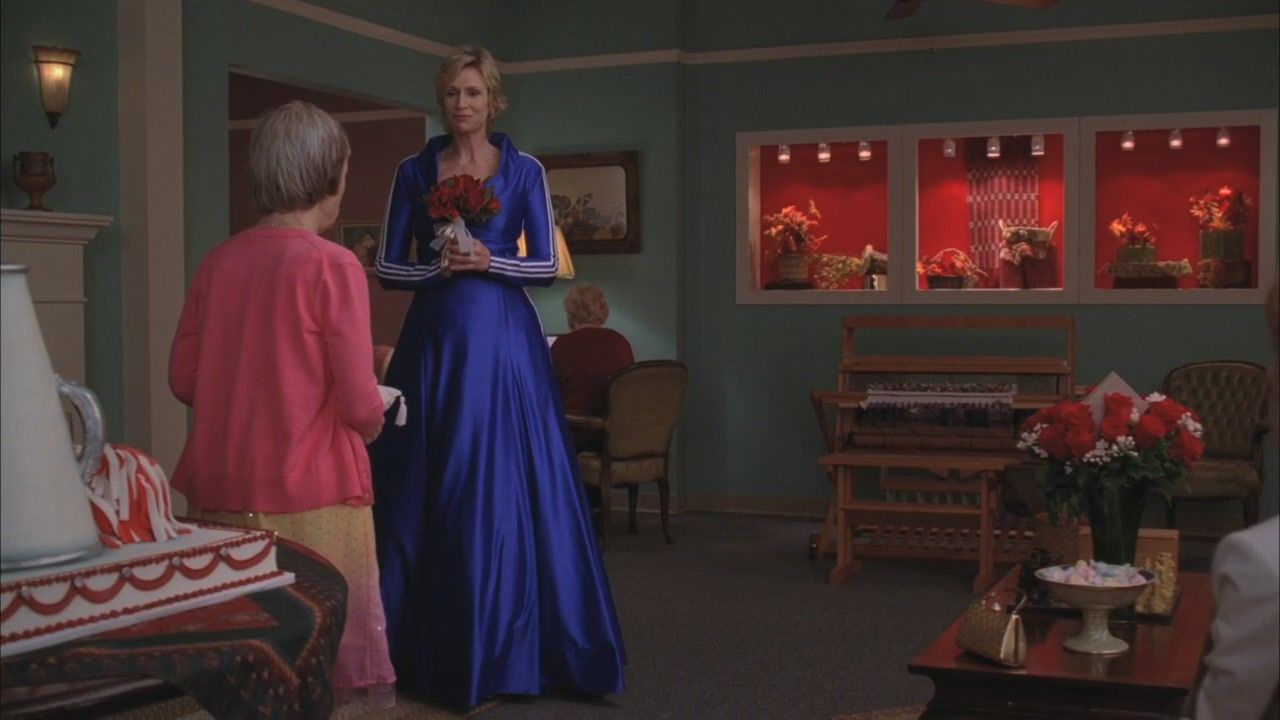 Jean watches as Sue gets married to herself in Glee