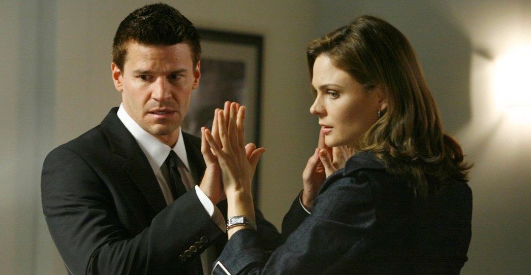 Bones: 20 Things About Booth And Brennan’s Relationship That Make No Sense