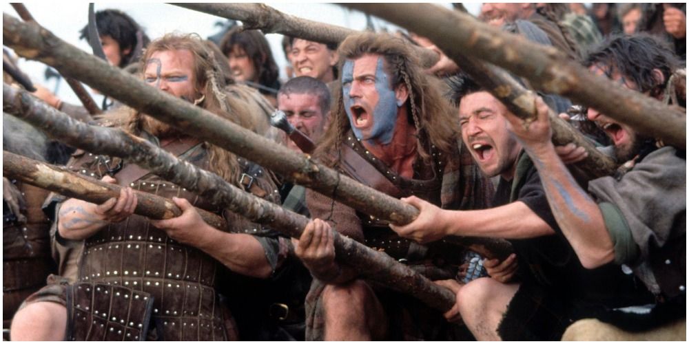Mel Gibson as William Wallace leading an army in Braveheart