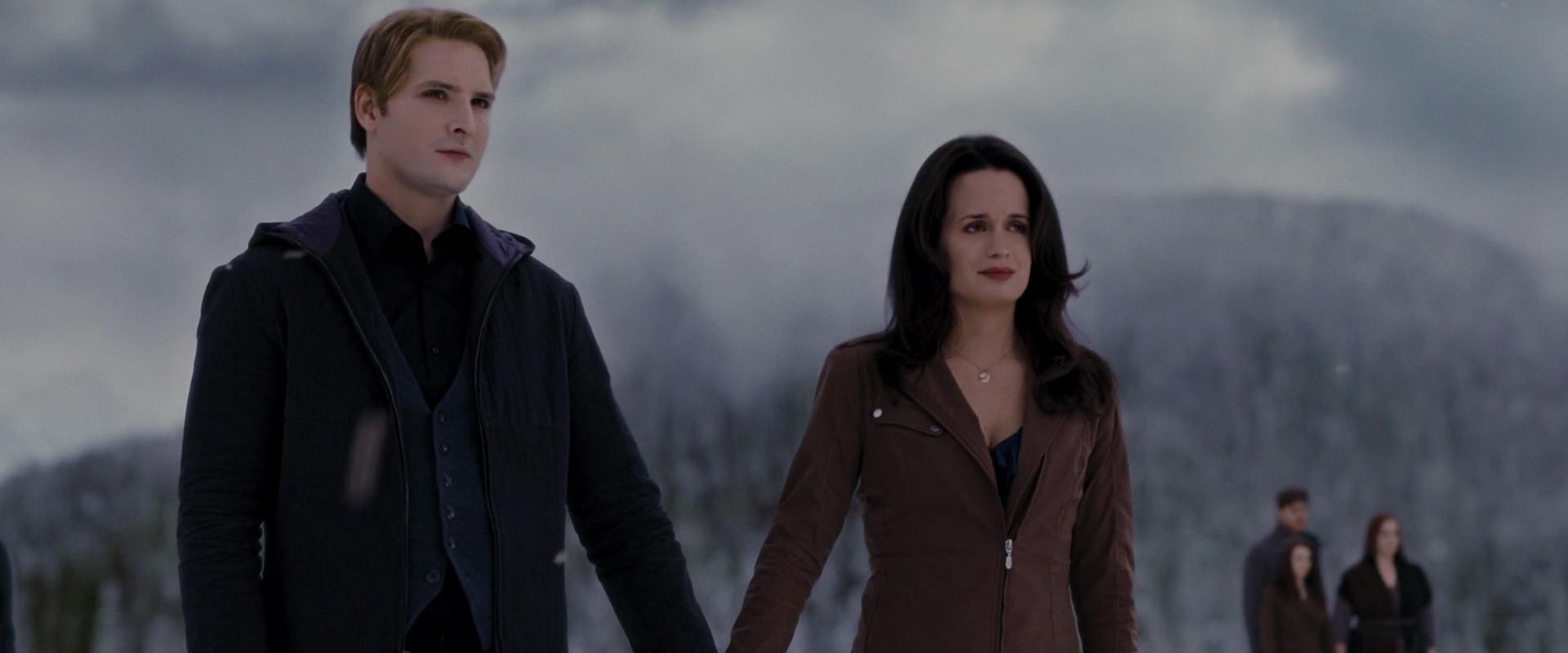 Carlisle and Esme holding hands