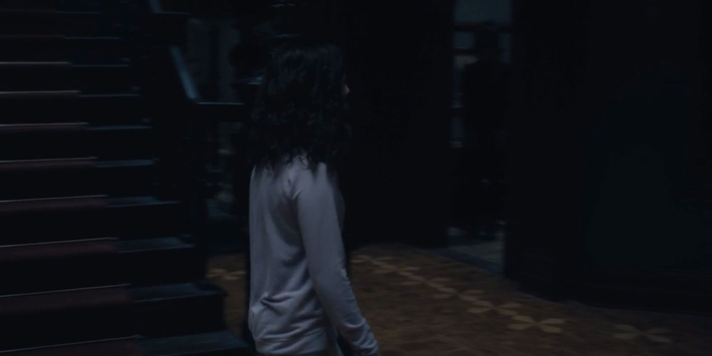 Haunting of Hill House - Hidden ghost with big head