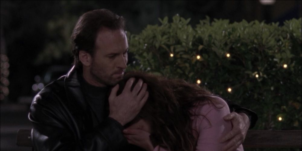 Luke Danes comforts Lorelai Gilmore in Gilmore Girls
