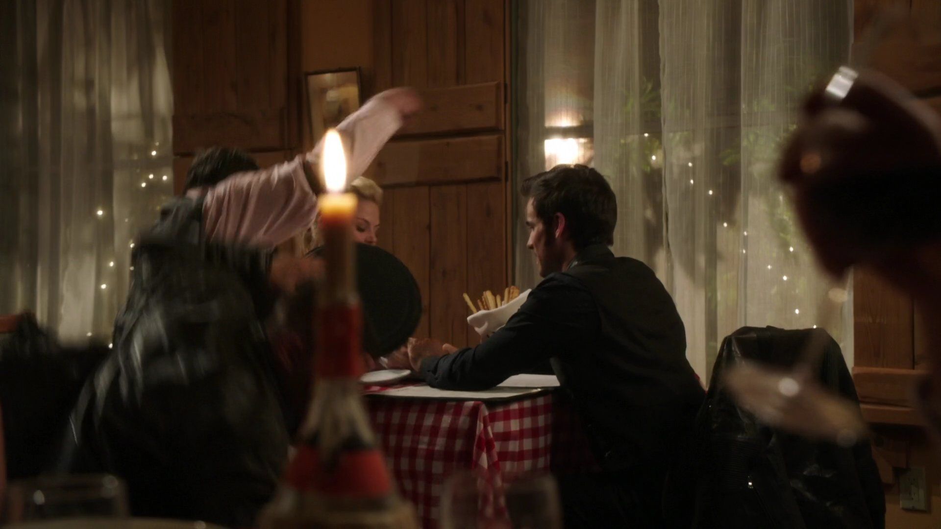 Once Upon a Time Season 4 Episode 4 dinner