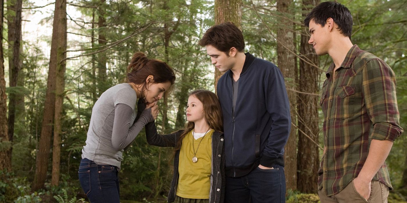 Renesmee with Jacob, Edward and Bella.