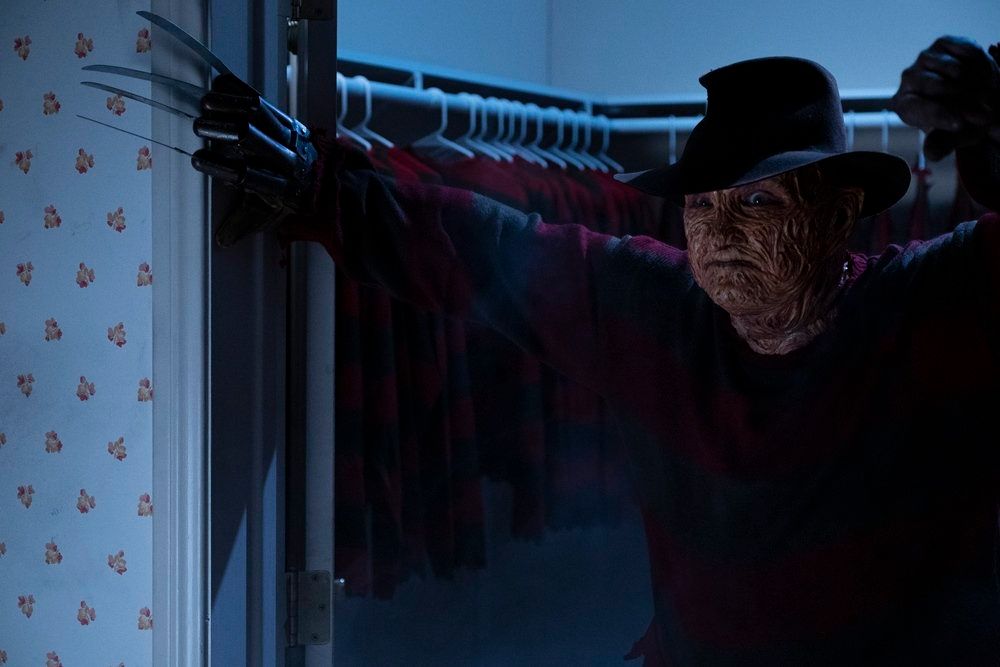 Robert Englund As Freddy Krueger in The Goldberg's.3