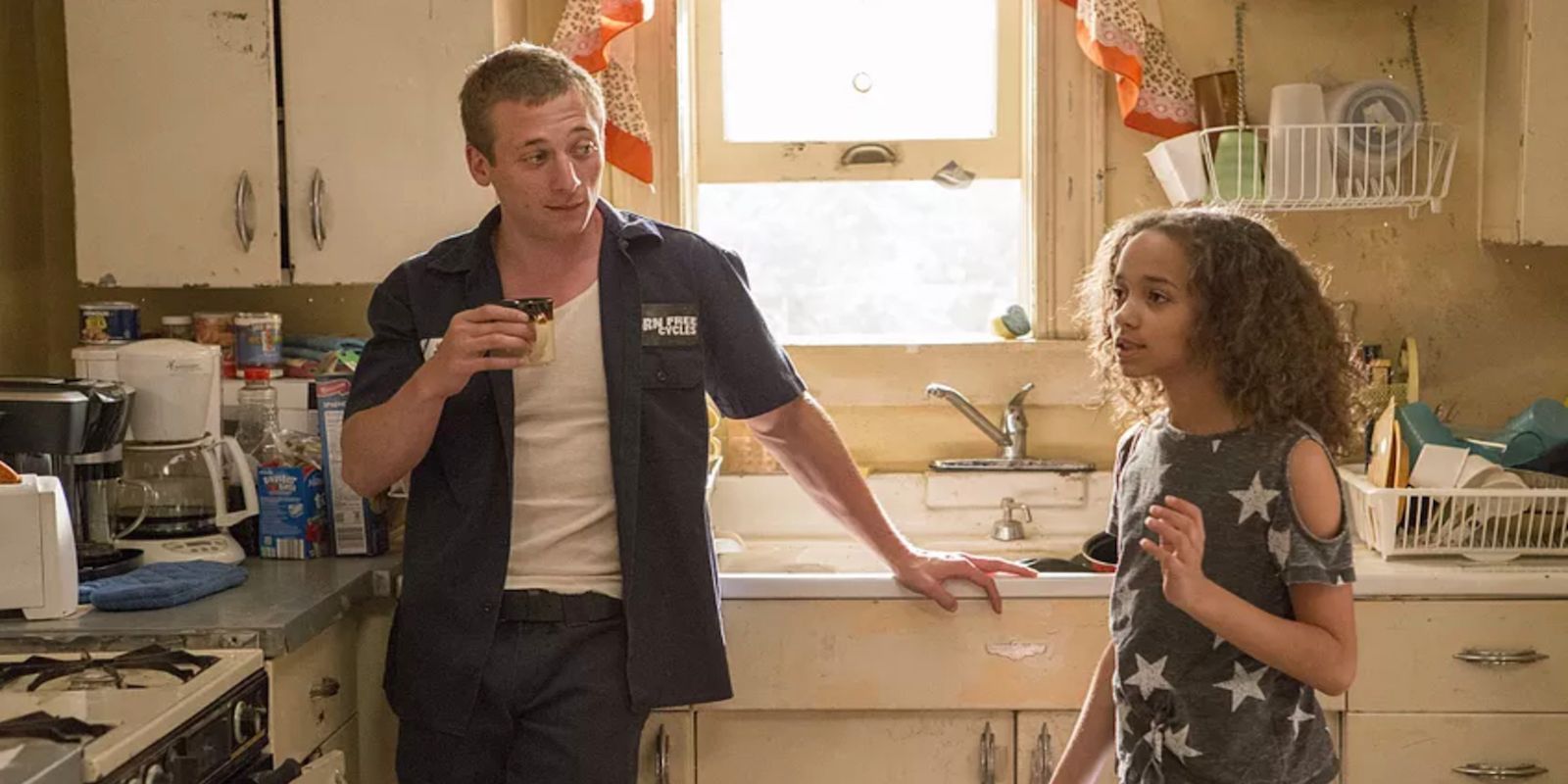 Lip and Xan in the Gallagher Kitchen in Shameless