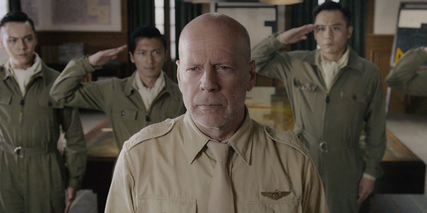 Bruce Willis in Air Strike