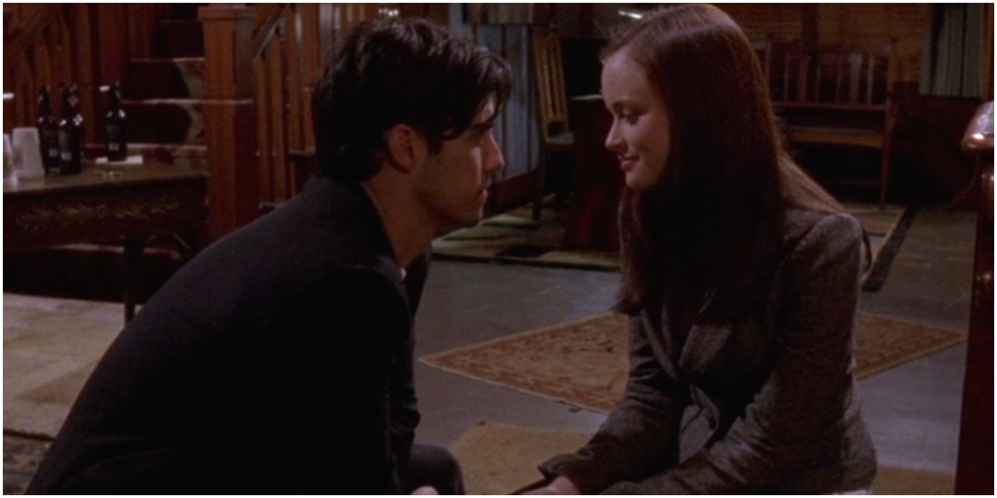 Alexis Bledel as Rory and Milo Ventimiglia as Jess in Gilmore Girls