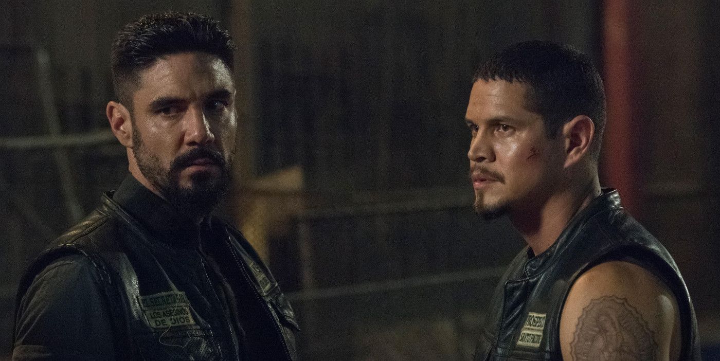 Angel and EZ talk with each other on Mayans M.C.