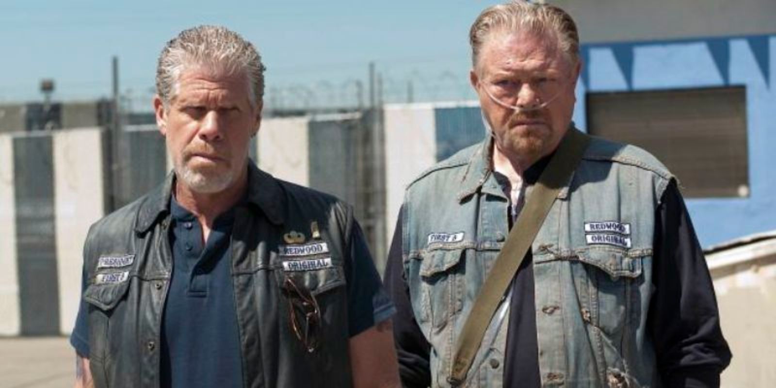 Clay and Piney giving side-eye in Sons of Anarchy
