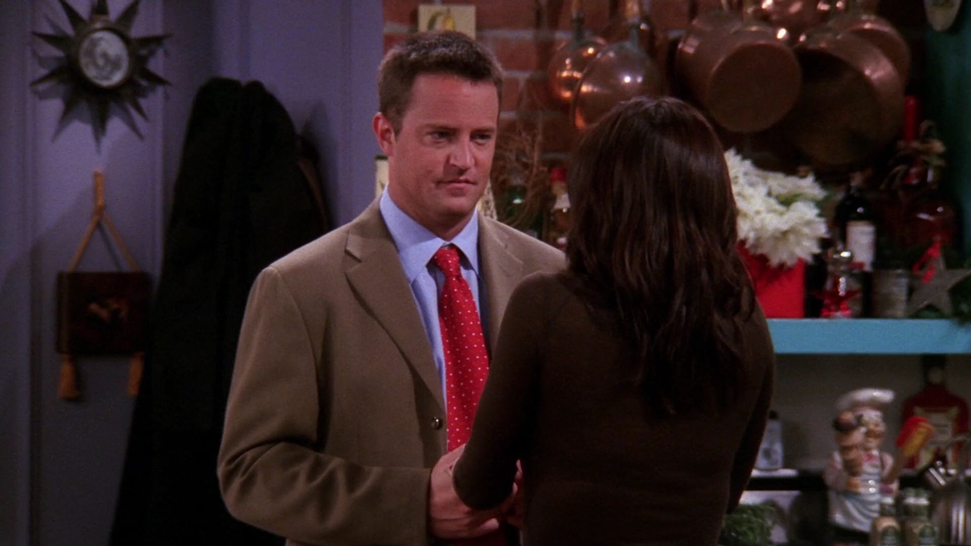 Chandler returns home from Tulsa on Christmas after quitting his job for good in Friends