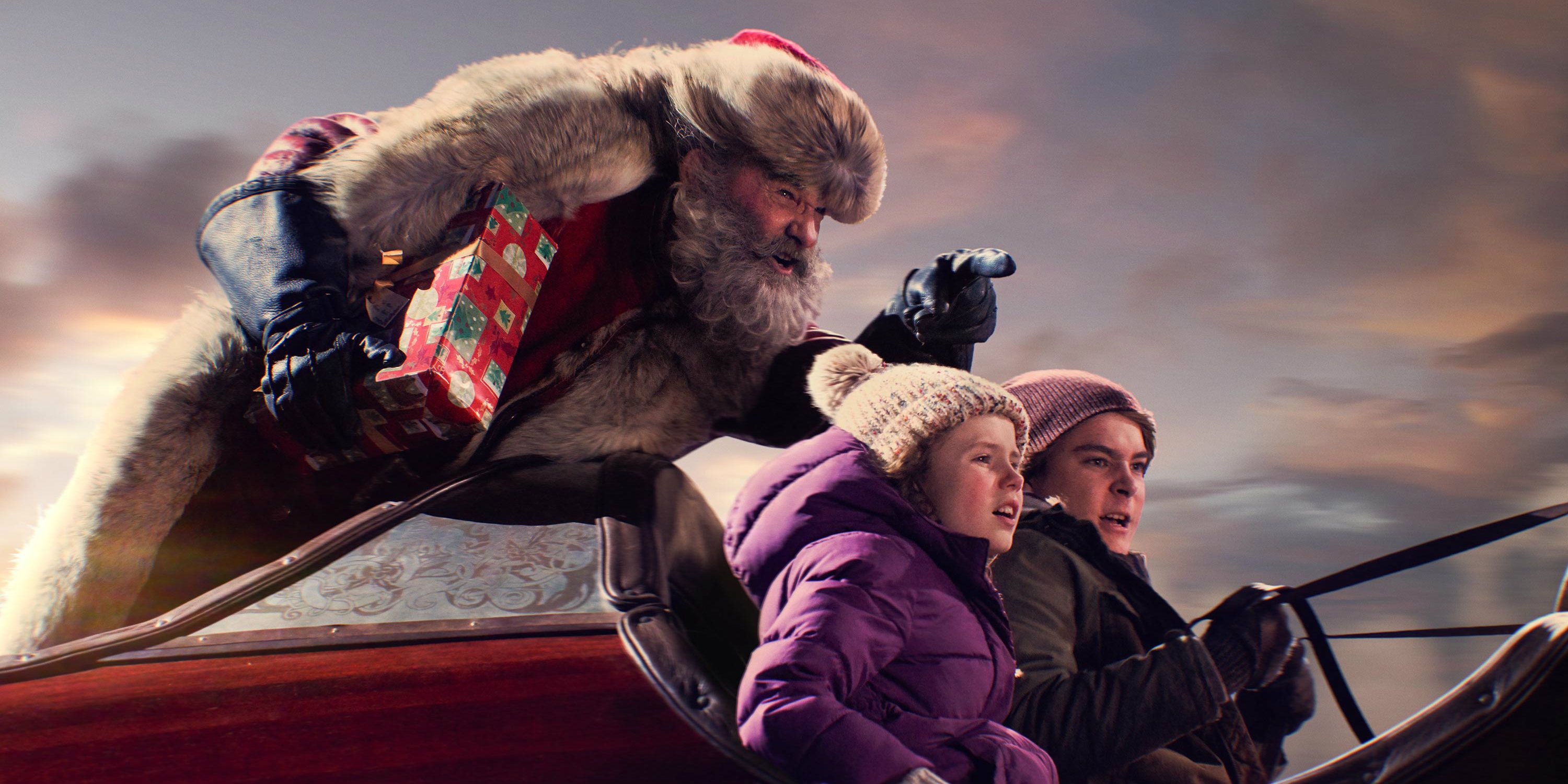 Santa and the kids on the sleigh in The Christmas Chronicles