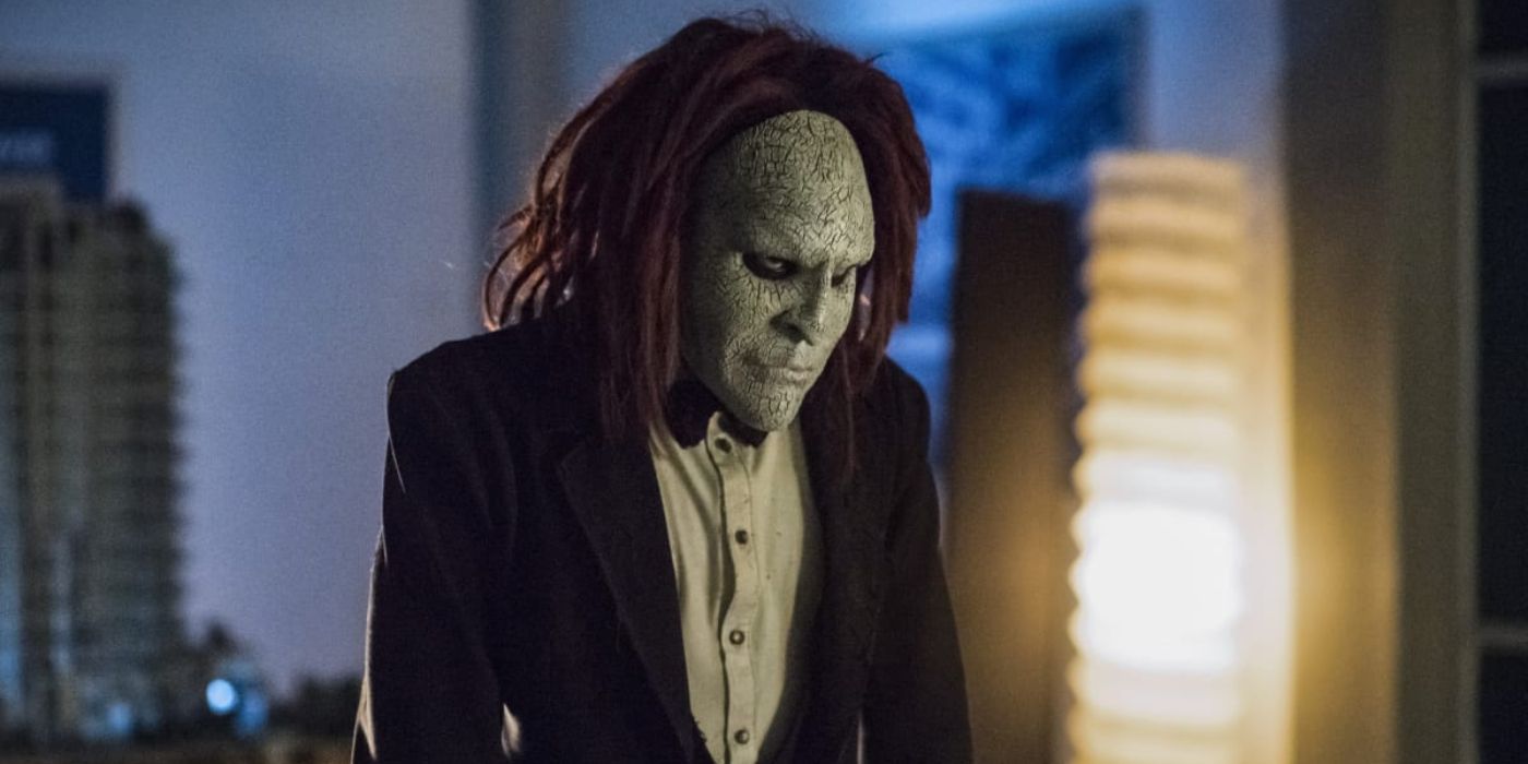 Ragdoll looking down in a mask and tuxedo in The Flash season 5