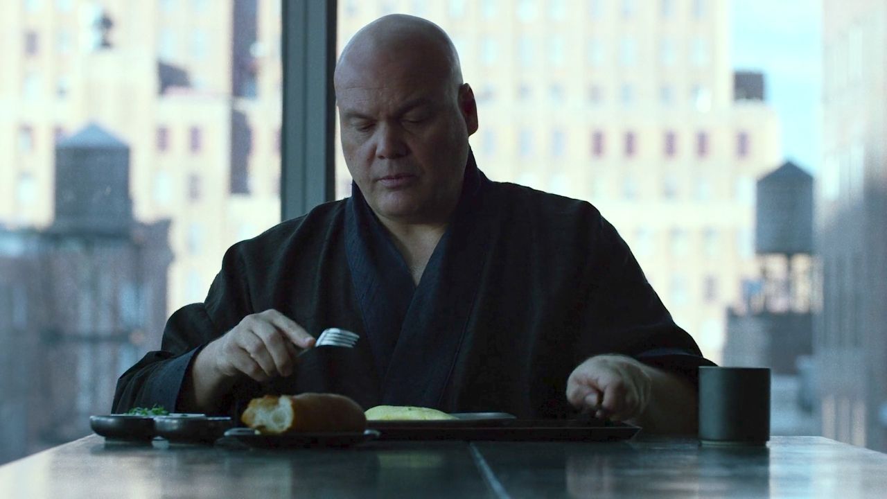 Wilson Fisk Kingpin eats an omelet in Daredevil