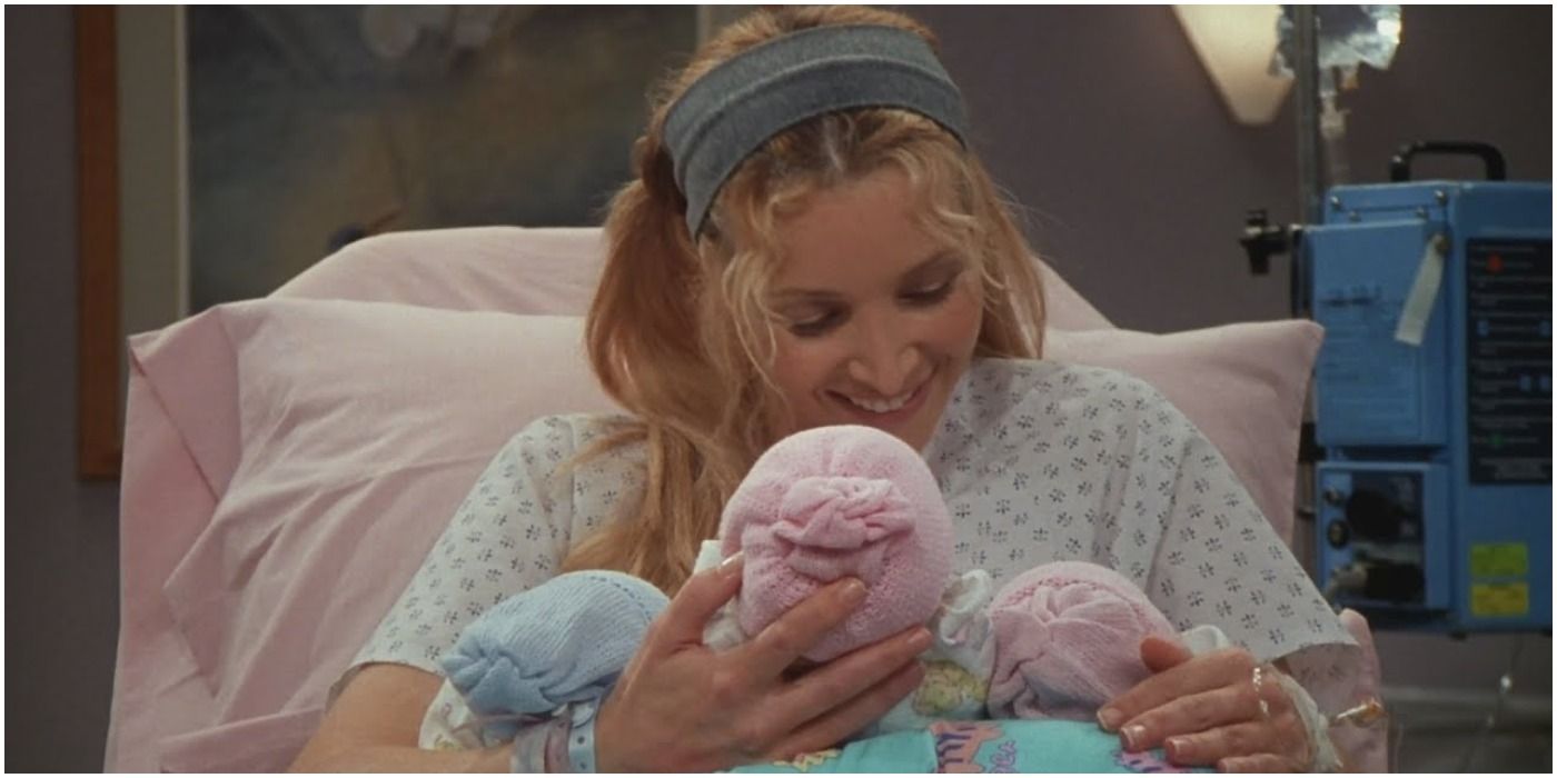 Lisa Ludrow as Phoebe with triplets in Friends