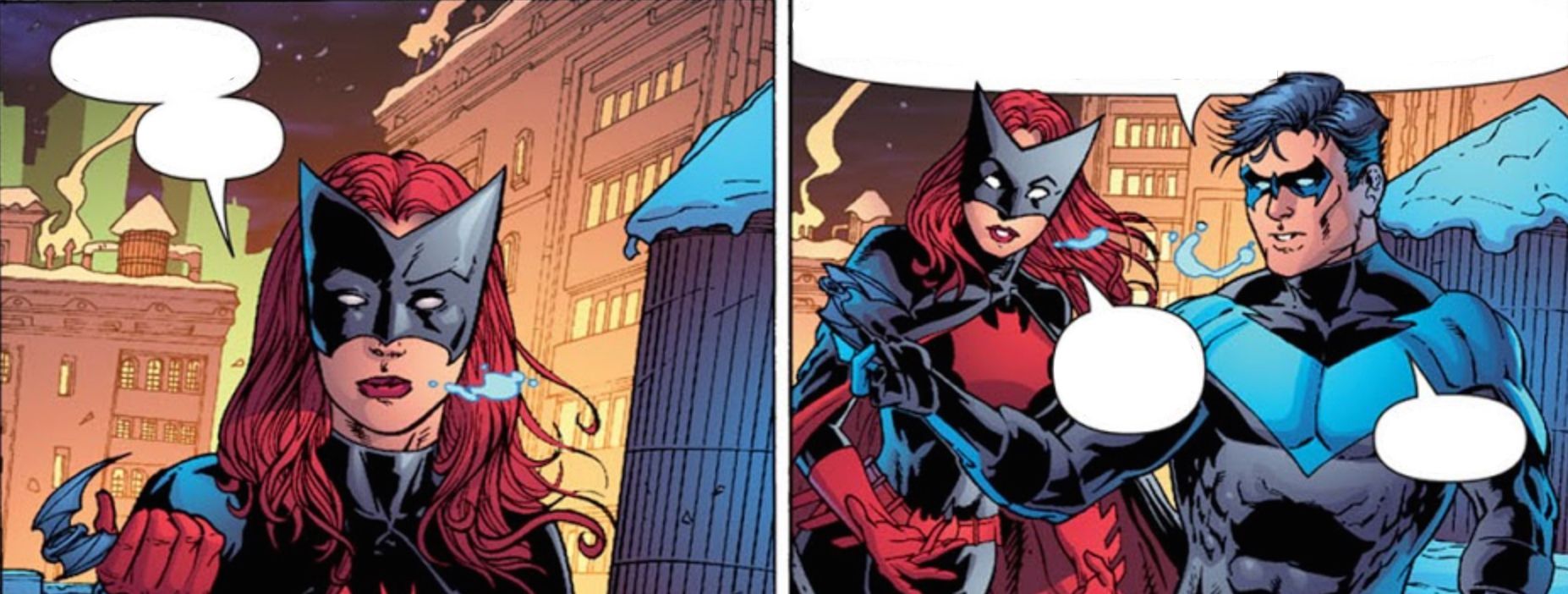Nightwing Gives Batwoman A Batarang