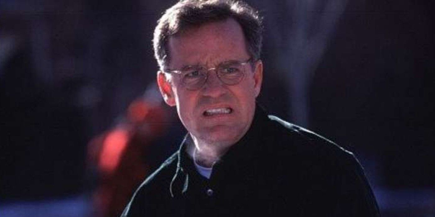 Ted Looks worried in Jingle All the Way