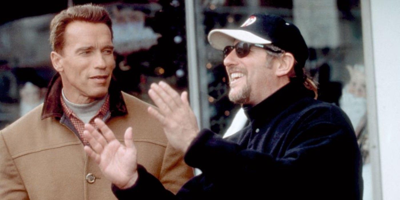 The Director talks with Arnold on the set of Jingle All The Way