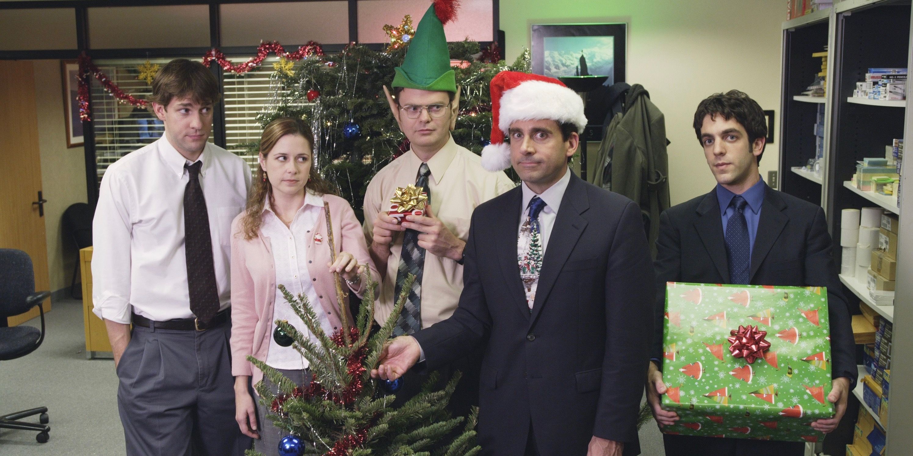 The Office posing for a promo picture in the episode Christmas Party