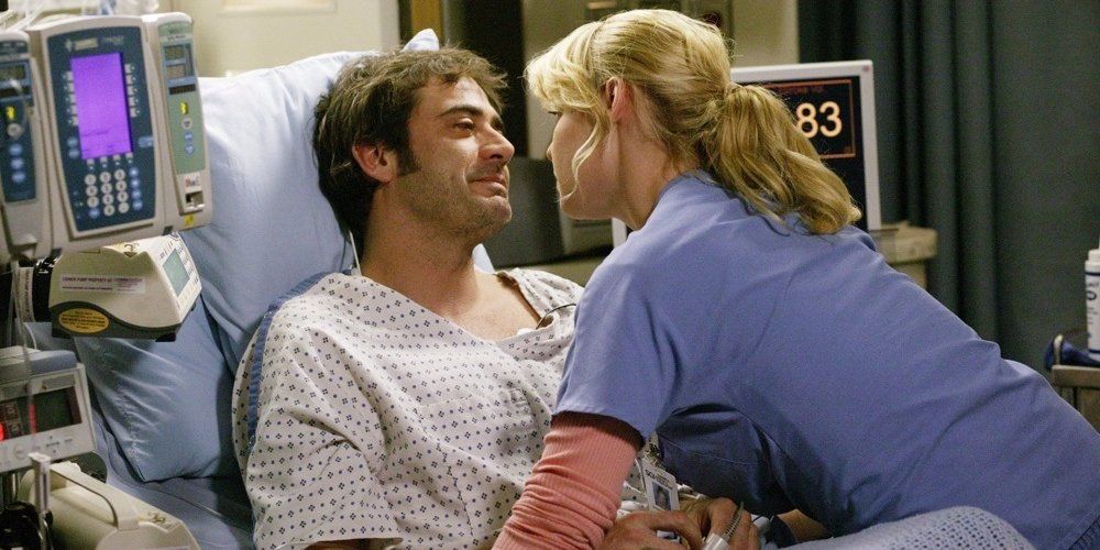 Izzie and Denny about to kiss in Grey's Anatomy