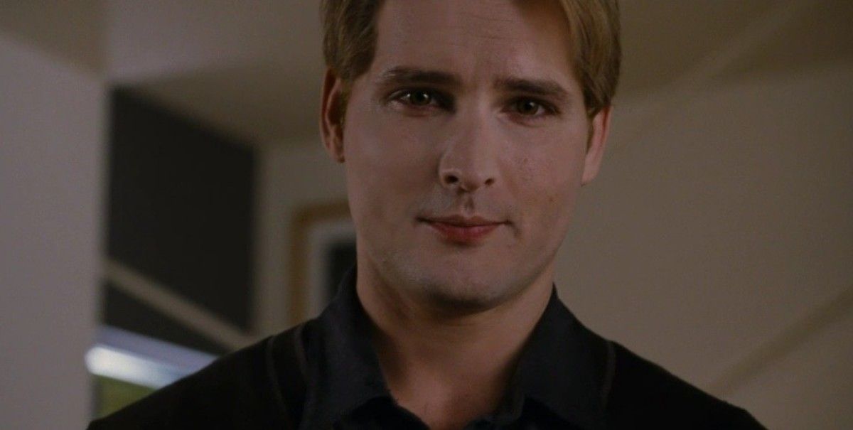 Twilight 5 Reasons Charlie is the Best Father (& 5 Why Its Carlisle)
