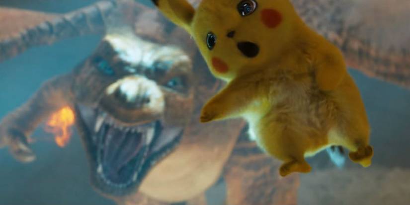 Charizard attacks Pikachu in Detective Pikachu
