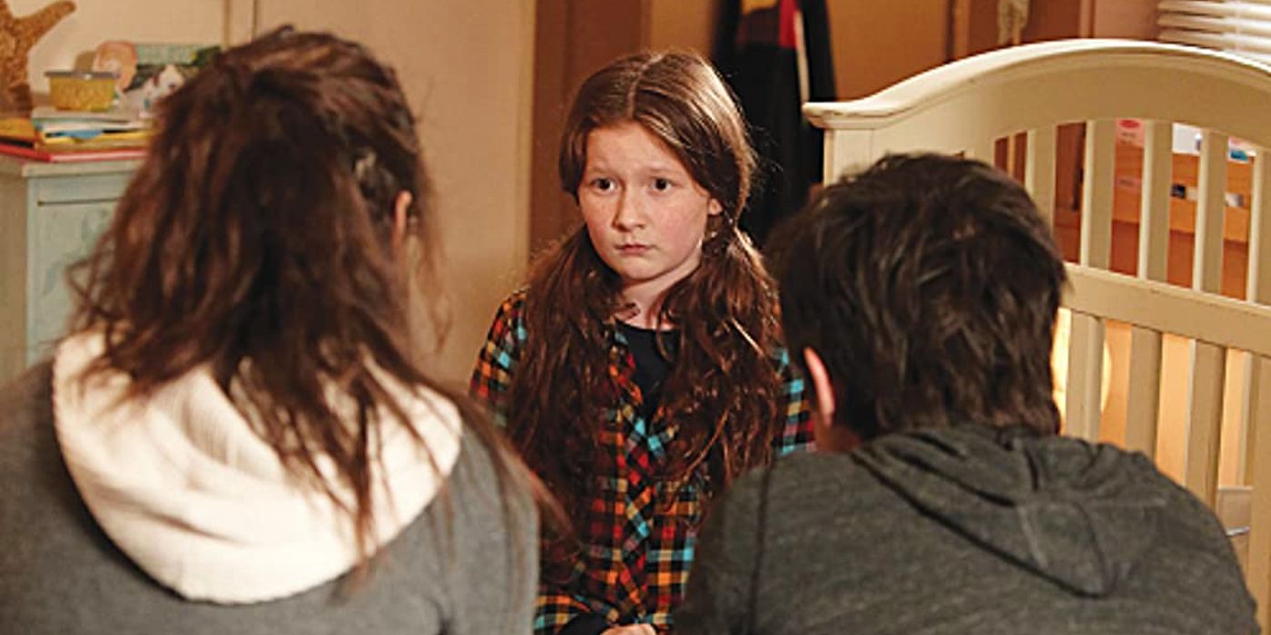 Debbie talks to Fiona and Jimmy in Shameless