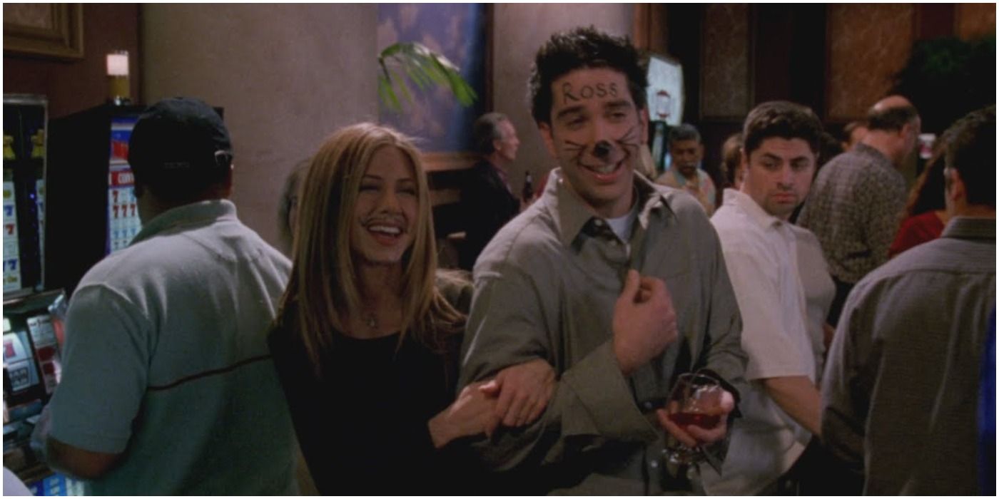 Jennifer Aniston as Rachel and David Schwimmer as Ross get married in Las Vegas