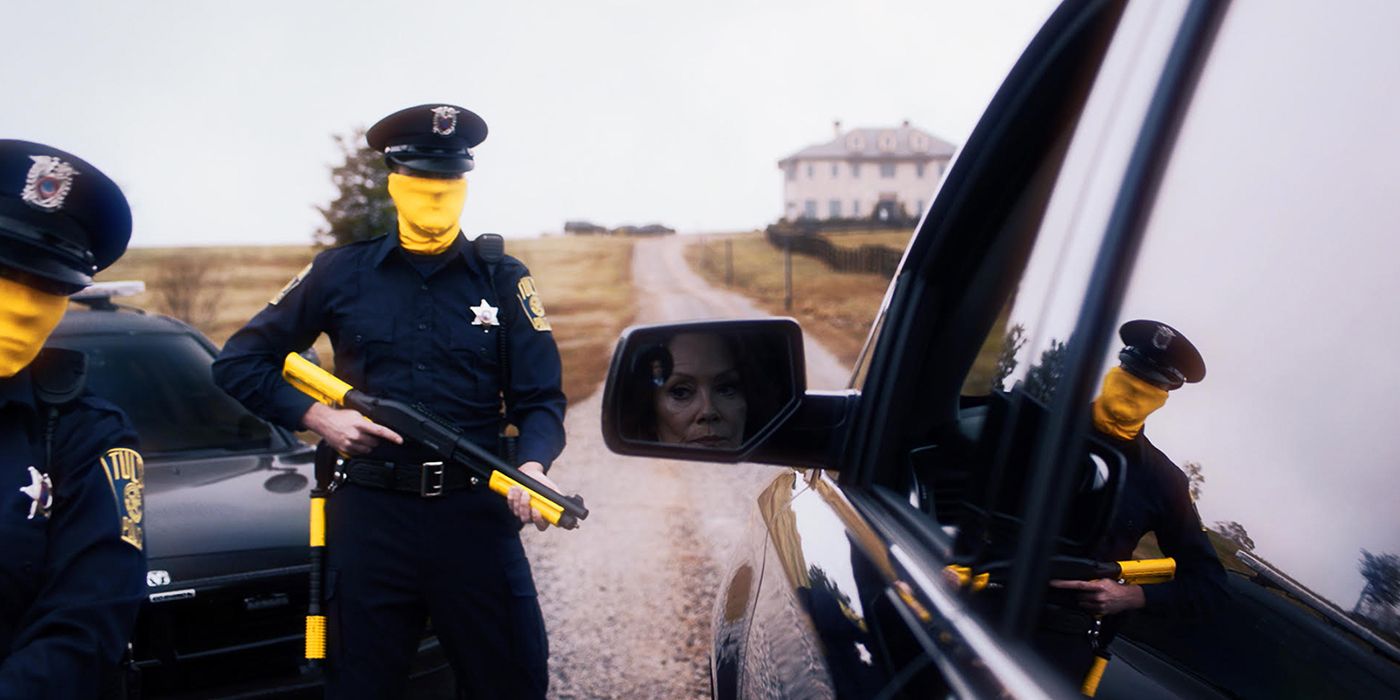 Yellow mask police force in Watchmen