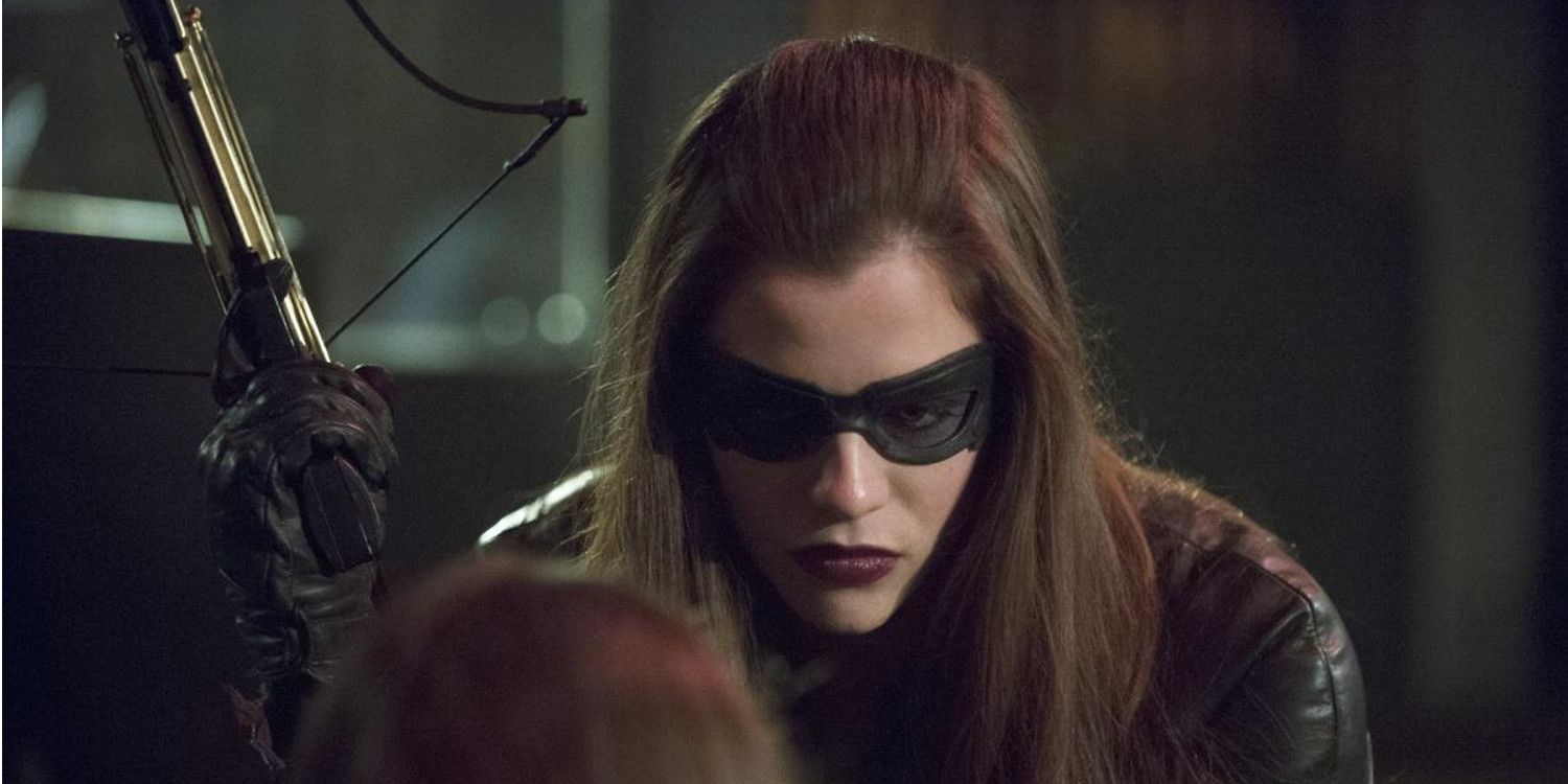 Huntress threatens her victim on Arrow