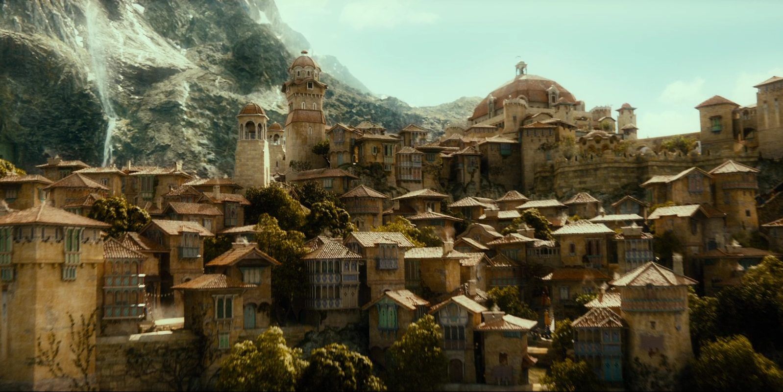 LOTR 10 Facts About Middle Earth They Left Out of the Movies