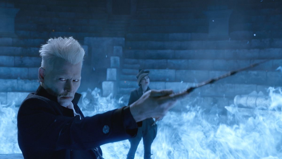 Grindelwald usando a Varinha das Varinhas em Animais Fantásticos.