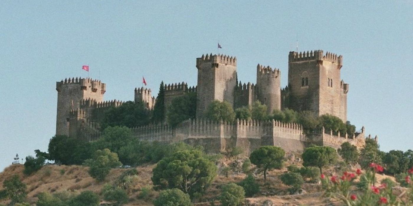 A wide shot of Highgarden castle in Game of Thrones