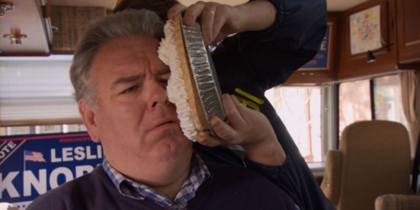 Andy (Chris Pratt) recreates pie hitting Jerry in the face