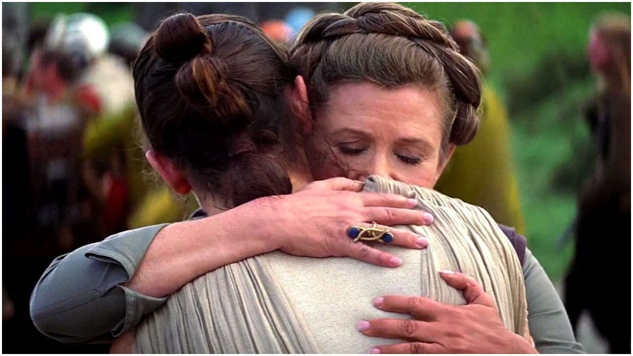 Leia-hugs-Rey