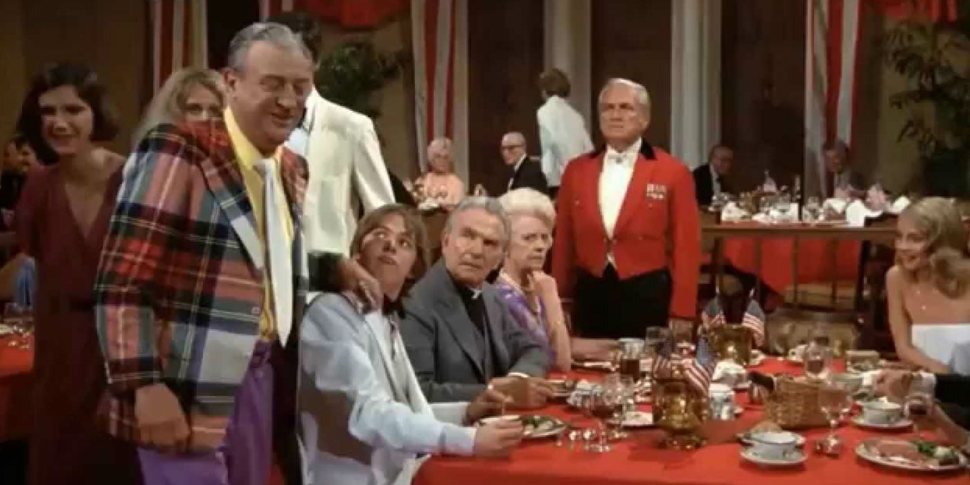 Rodney Dangerfield as Al at dinner at the golf club