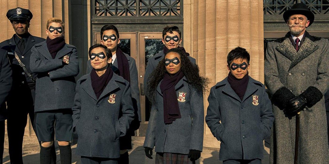 The Hargreeves kids posing in Umbrella Academy.
