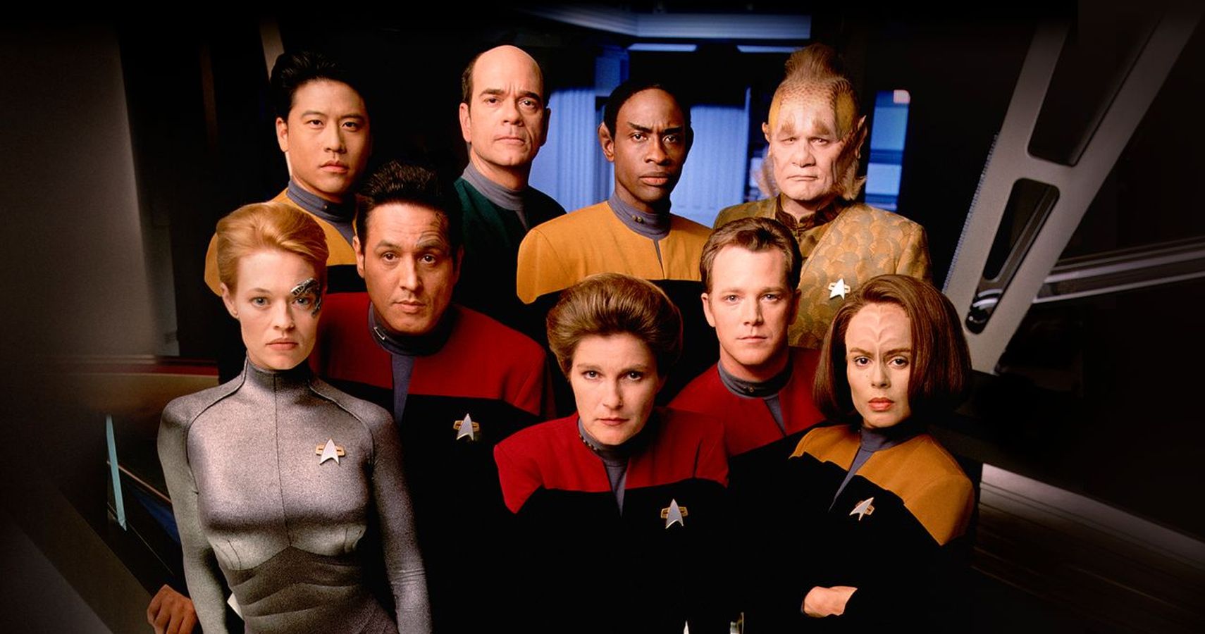 Voyager Cast Photo
