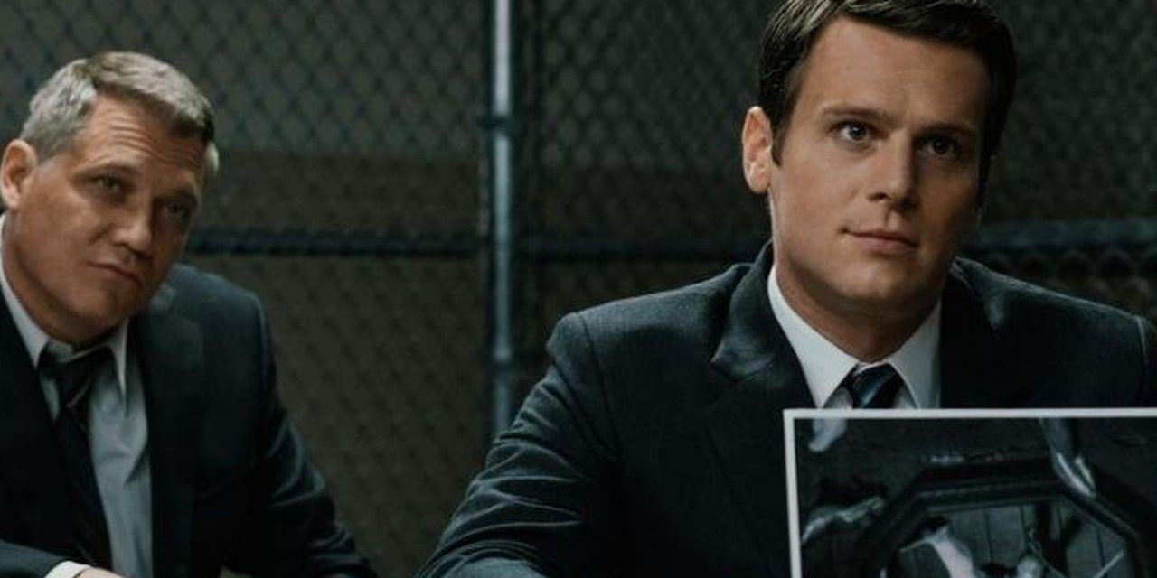 Two Special Agents look on in Mindhunter
