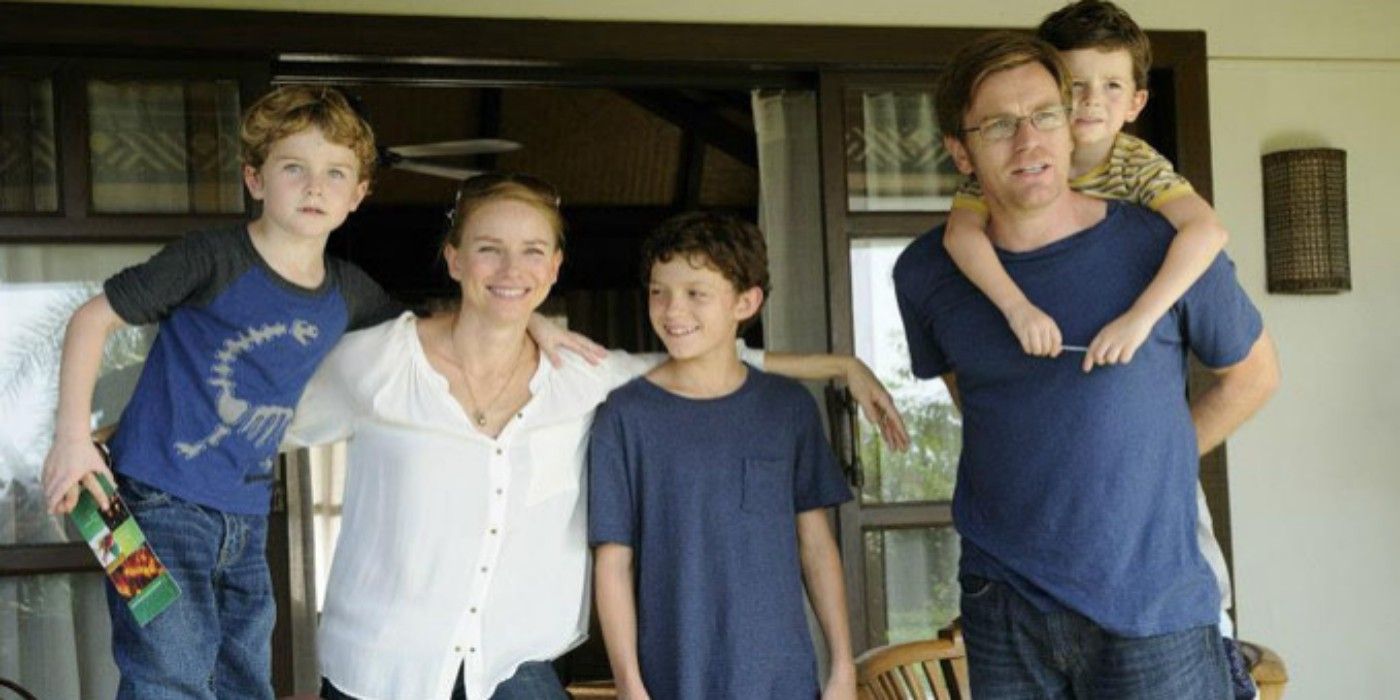 La familia Bennett sonriendo en Lo Imposible